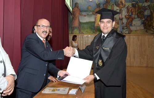 Se gradúan 24 maestros en Estomatología de la Facultad de Odontología