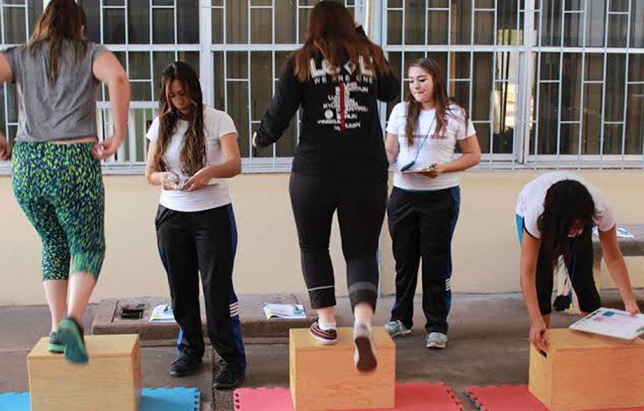 atiende-carnet-de-salud-a-mas-de-cinco-mil-estudiantes-de-la-uach.jpeg