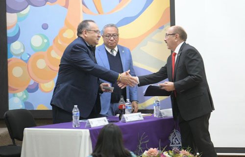 Rinde Director de la Facultad de Odontología su 1er. Informe de actividades