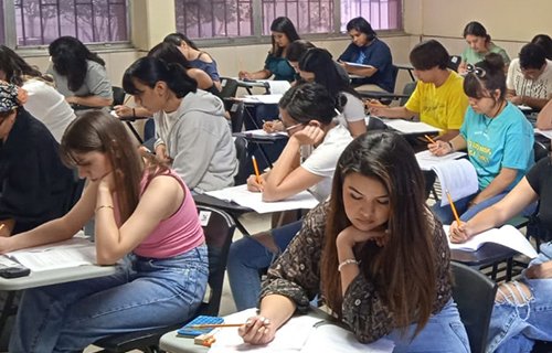 Jóvenes Presentan Examen De Ingreso A La Fcpys 9493