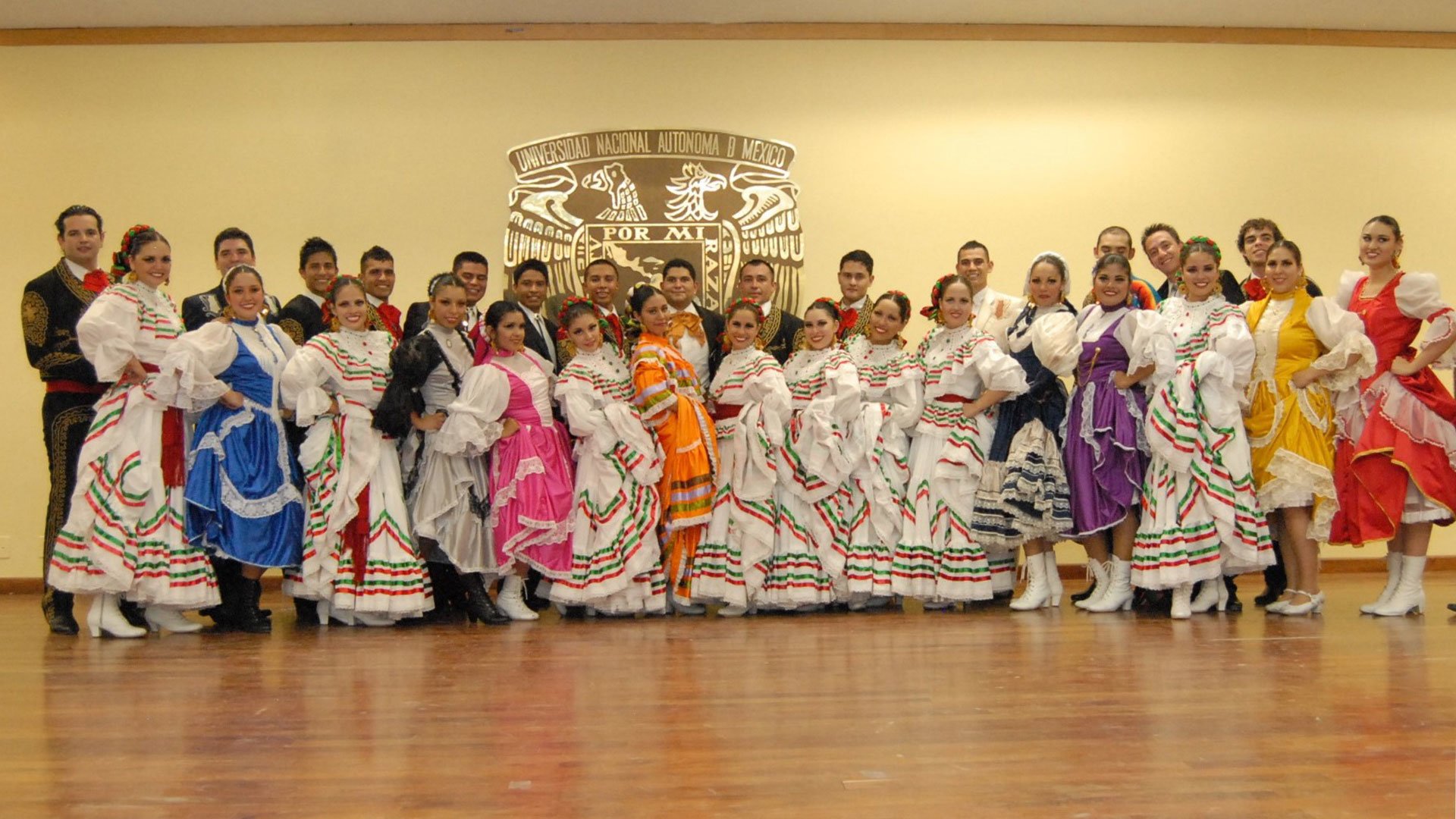 “Ballet-Folklórico-Yaocuauhtli”-un-proyecto-que-nació-en-la-UACH-y-trascendió-fronteras1920.jpg