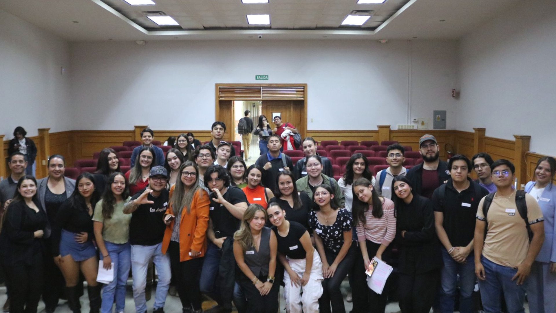 Inauguran_Semana_Cultural_de_Inglés_en_la_Facultad_de_Derecho1920.jpg