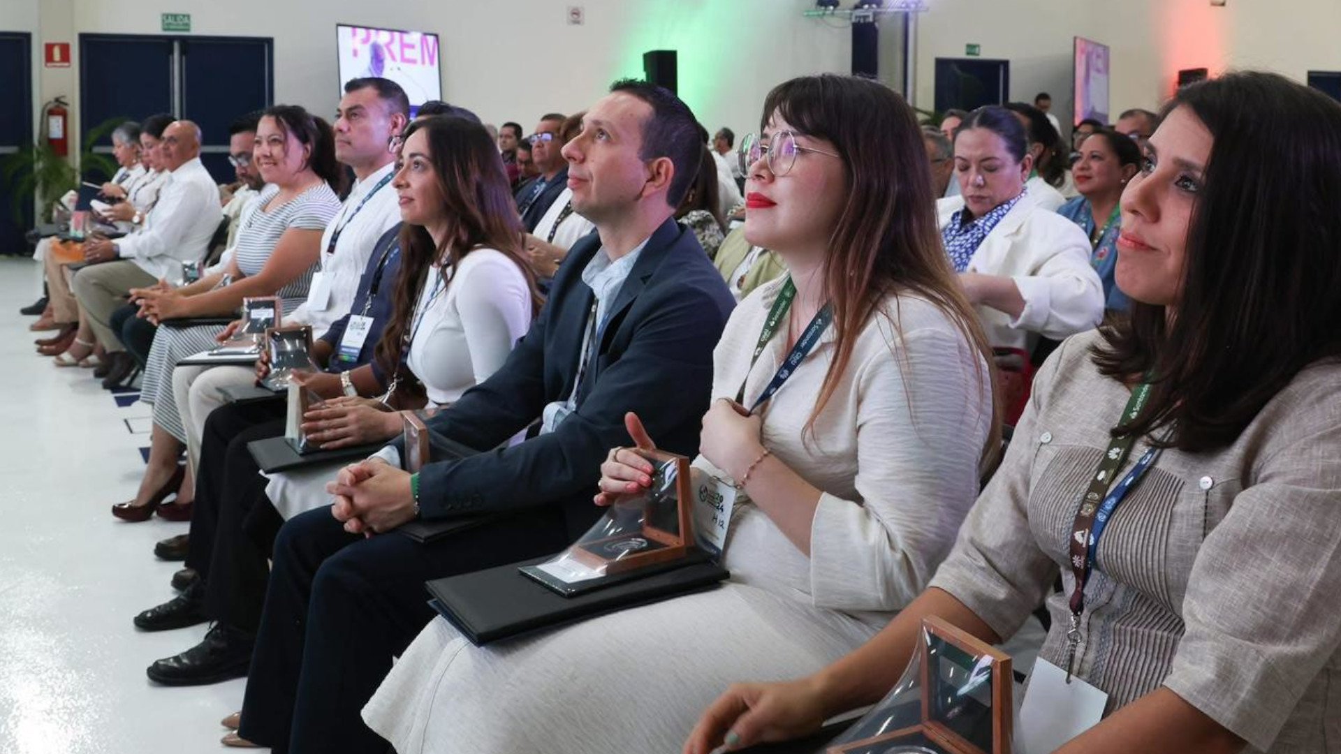 Docente_de_la_Facultad_de_Economía_Internacional_de_la_UACH_recibe_premio_ANUIES_por_Innovación_Educativa1920.jpg