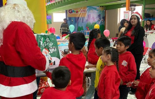 La Sociedad de Estudiantes de Medicina de la UACH (SEMUACH) Lleva Alegría a Niños de la Casa Hogar Yireh