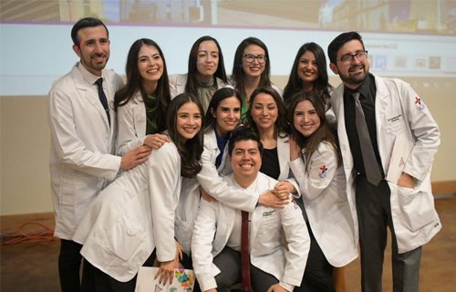 Se gradúan 113 médicos especialistas de la Facultad de Medicina y Ciencias Biomédicas UACH