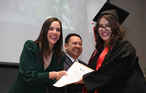 Finalizan sus estudios 437 alumnos de licenciatura de la Facultad de ...