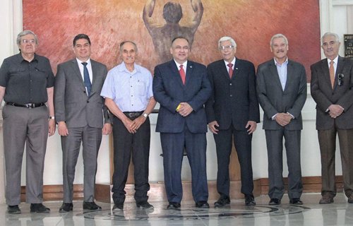 Ex-rectores de la UACH se reúnen con el maestro Luis Rivera Campos