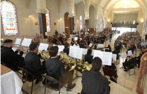 Presenta OSUACH Concierto de Gala en la catedral de Ciudad Madera, Chihuahua