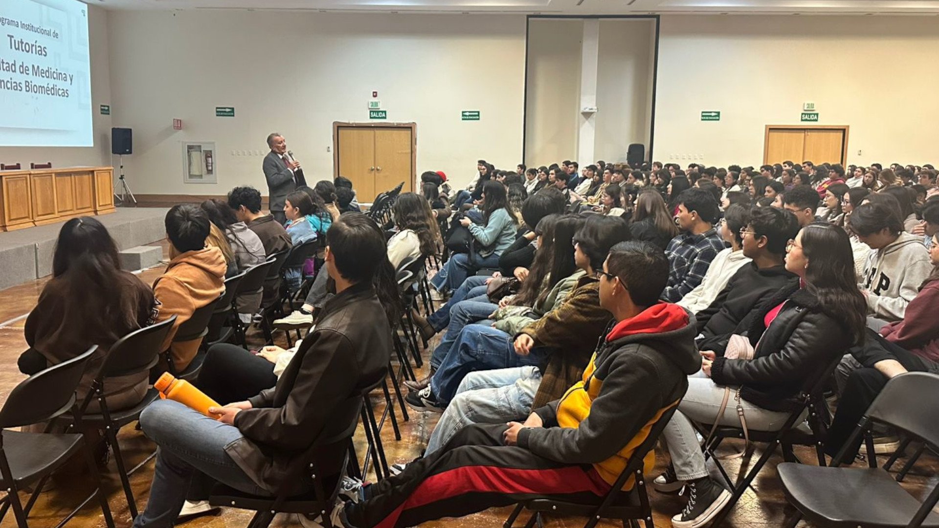 cursos_de_inducción_dirigidos_a_alumnos_de_primer_semestre_y_plática_informativa_para_alumnos_de_semestre_selectivo_y_propedéutico1920.jpg