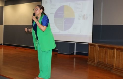 Instruye la Facultad de Ingeniería a estudiantes sobre salud psicológica y herramientas para la vida