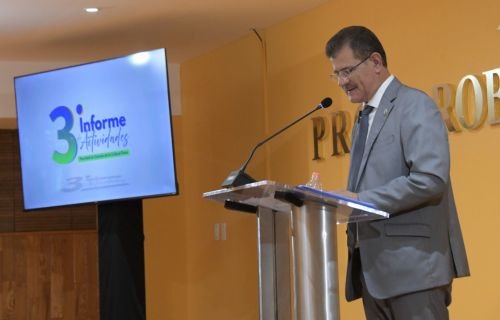 Presenta el Director de la FCCF-UACH su Tercer Informe de Actividades