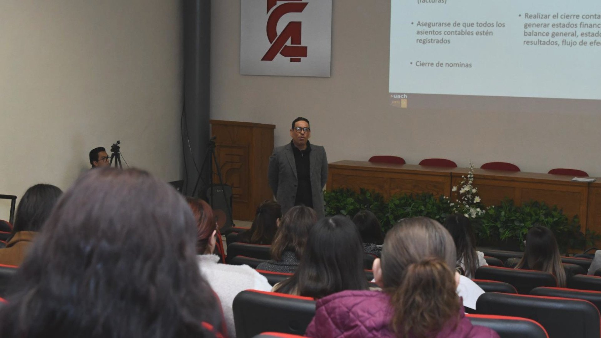 Realiza_FCA_curso_de_actualización_en_material_fiscal_y_laboral_20251920.jpg
