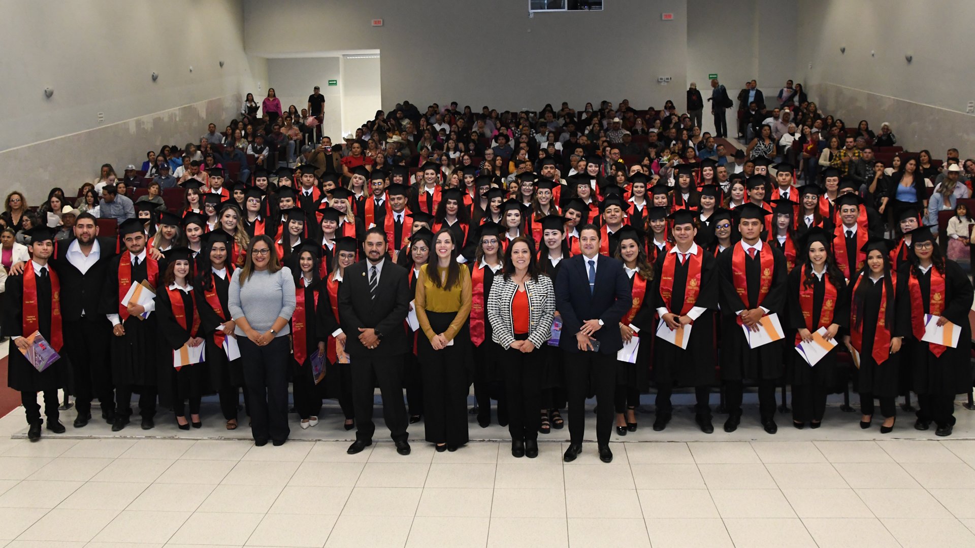 Graduación_Delicias_1920x1080.jpg