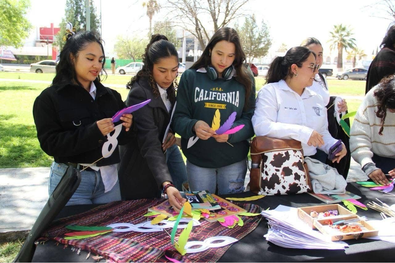Celebra la FFYL el día mundial de la poesía