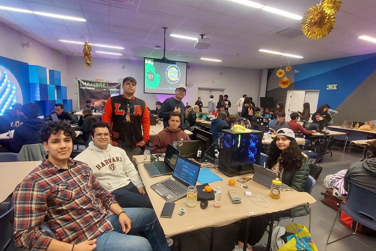 Crean alumnos de la UACH videojuegos