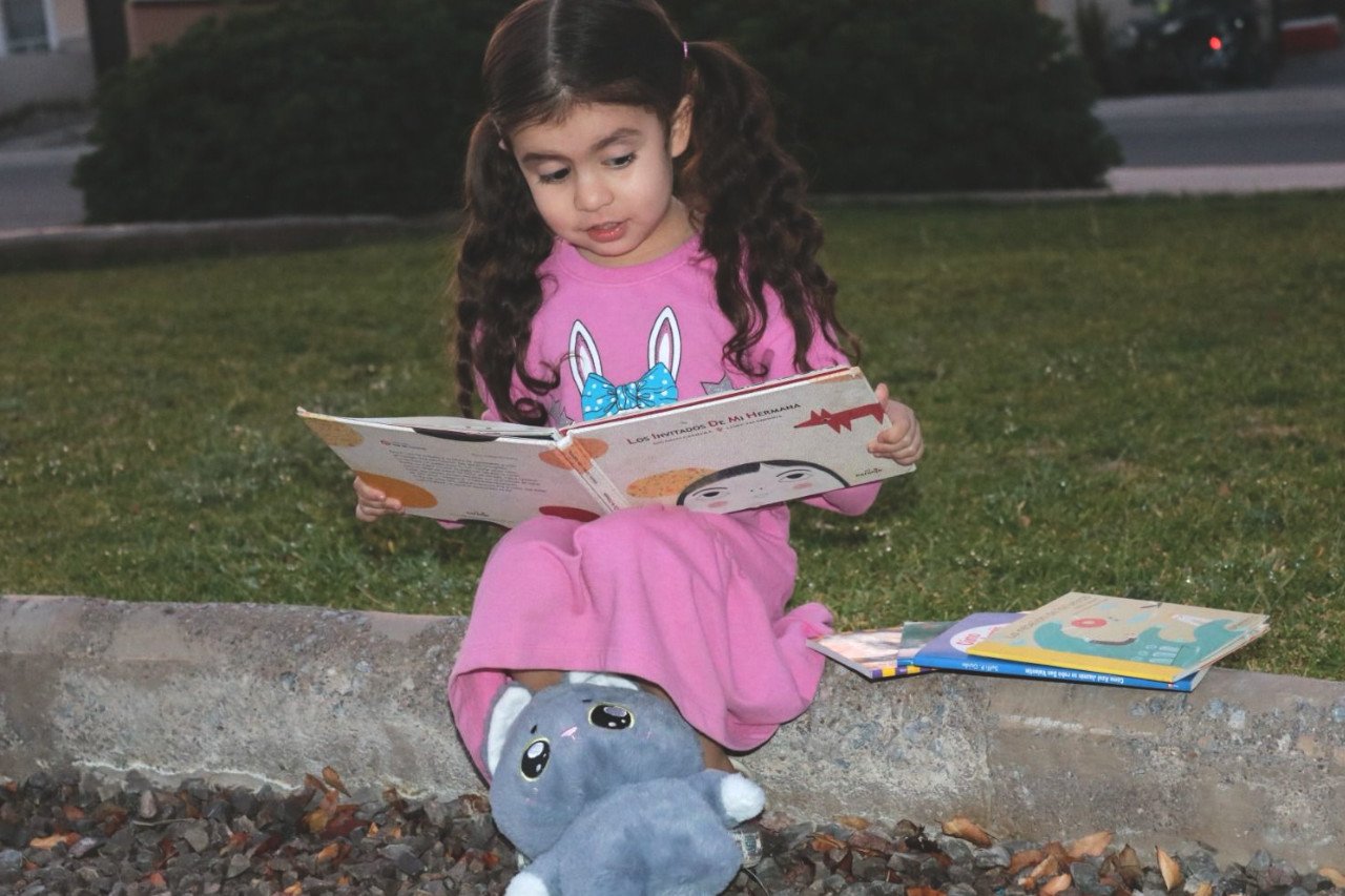 Lanza UACH convocatoria 2025 para publicar textos infantiles en la Colección Bellota