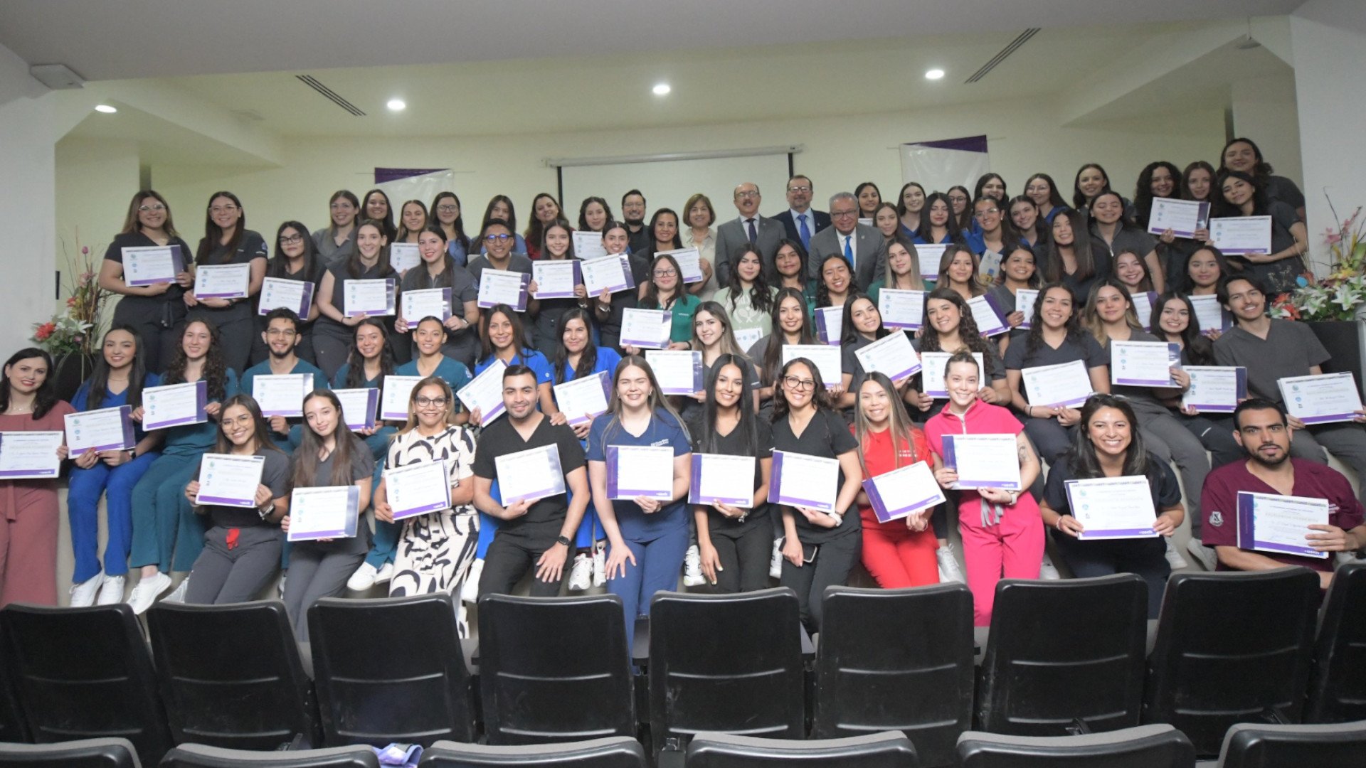 excelencia_académica_en_la_Facultad_de_Odontología_de_la_UACH1920.jpg