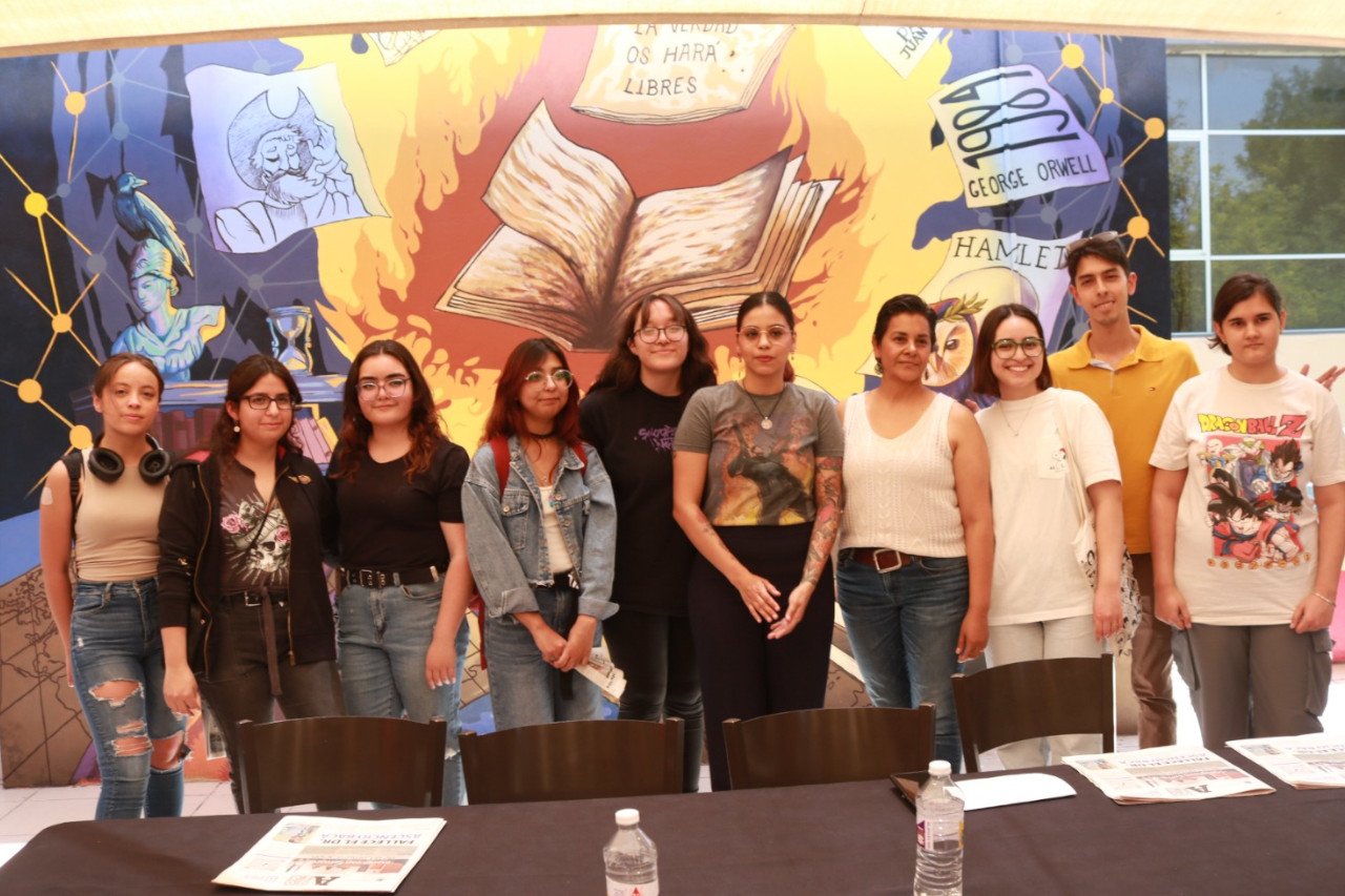 Develan el mural 