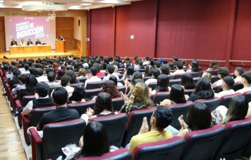 Brinda Facultad de Derecho bienvenida a 352 estudiantes de nuevo ingreso