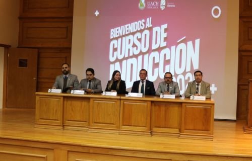 Recibe Facultad de Derecho a estudiantes de nuevo ingreso con Curso de Inducción