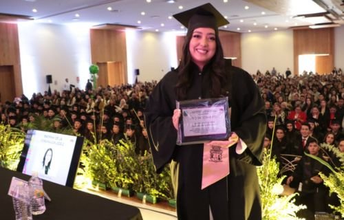 Se gradúan 124 profesionistas de la Facultad de Ciencias Químicas