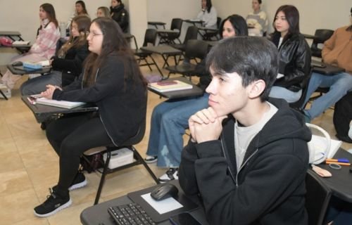 Regresan a las aulas más de 27 mil estudiantes de la UACH