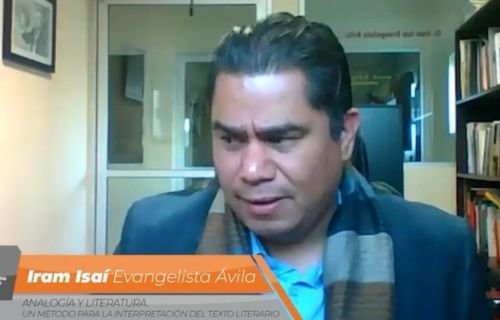 Docente de la UACH presenta libro sobre la hermenéutica y análisis literario