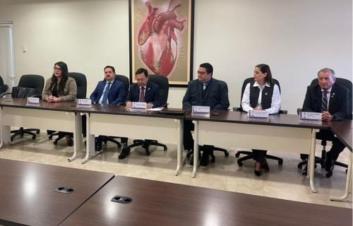 Obtiene programa de Médico, Cirujano y Partero de FMyCB-UACH reacreditación de calidad académica