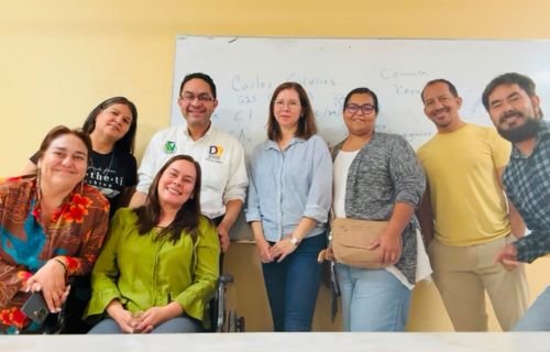 FFyL-UACH capacita en inglés a maestros del sistema estatal