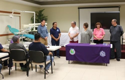 Capacita UACH a personal de Odontología en reparación de unidades dentales